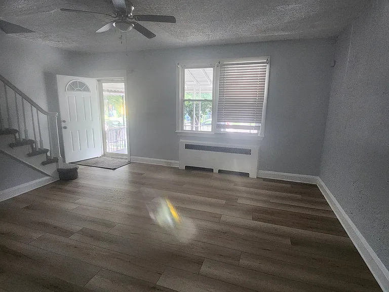 524 Beaumont Ave — Photo 7