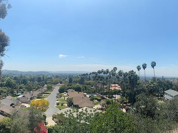 View of the city of Glendora