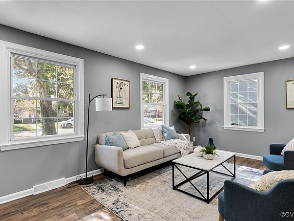 3rd image of 906 Dogwood Dr