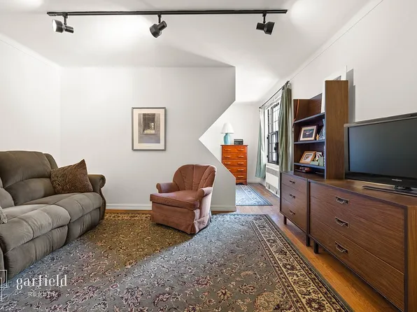 61 Oliver St APT 2P, Brooklyn, NY 11209