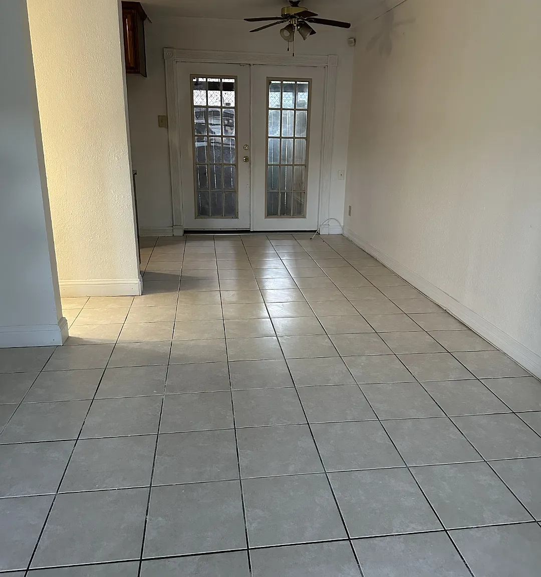 2 bed, 1.5 bath, 855 sqft, $1,000 — Photo 2