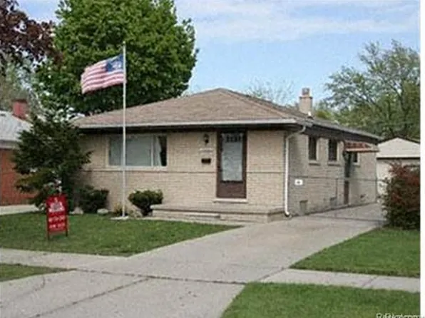 5662 Highview St, Dearborn Heights, MI 48127