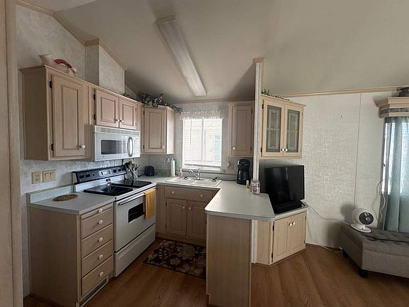 4th image of 600 S Idaho Rd #359