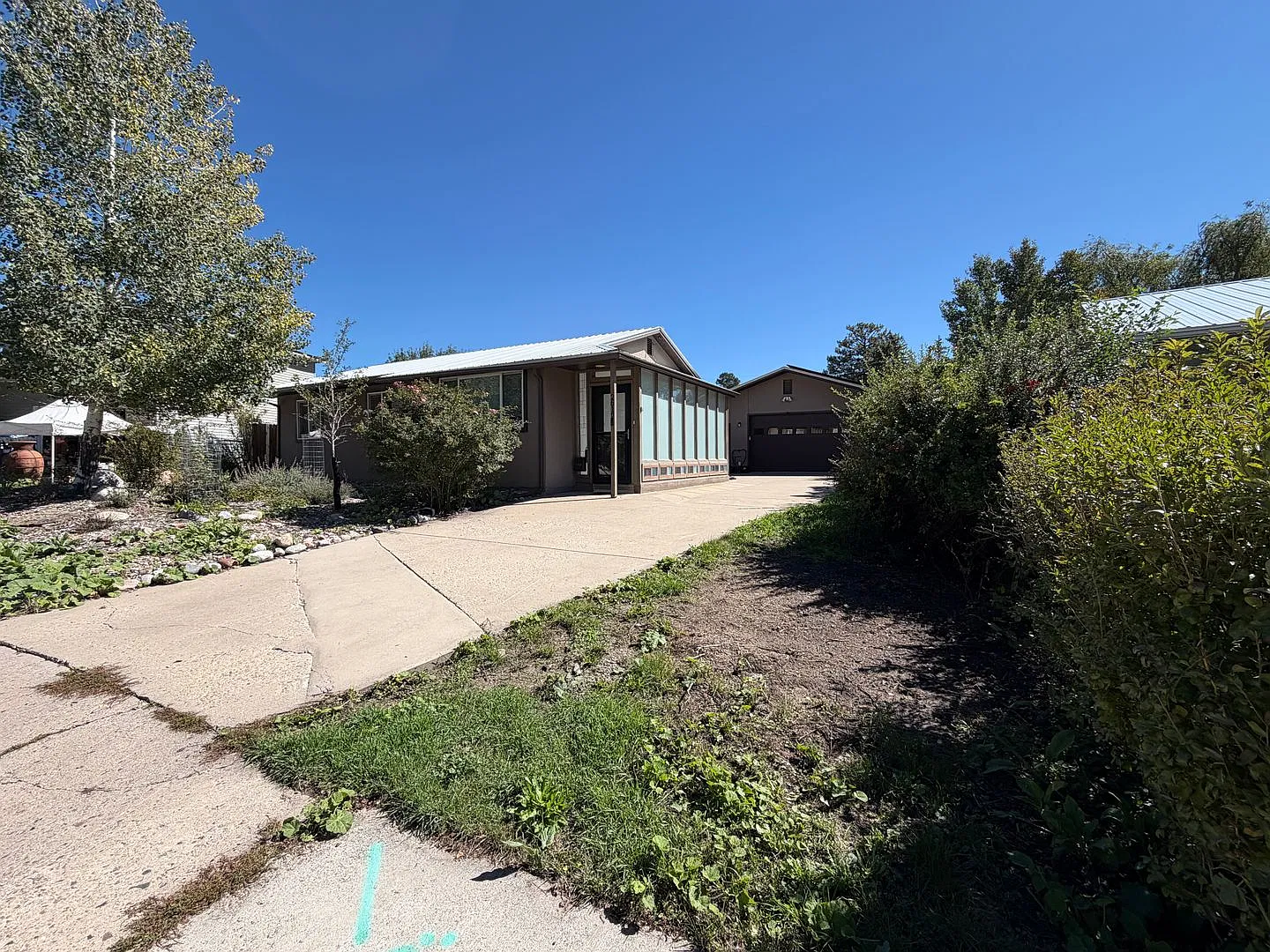4 bed, 2300 sqft, $3,500 — Photo 2