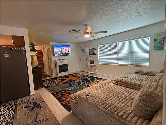 4th image of 11375 Corrigan St