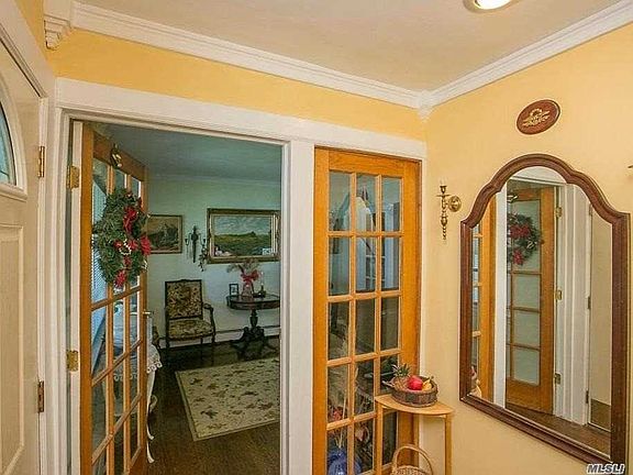 3rd image of 100 Kensington Ct