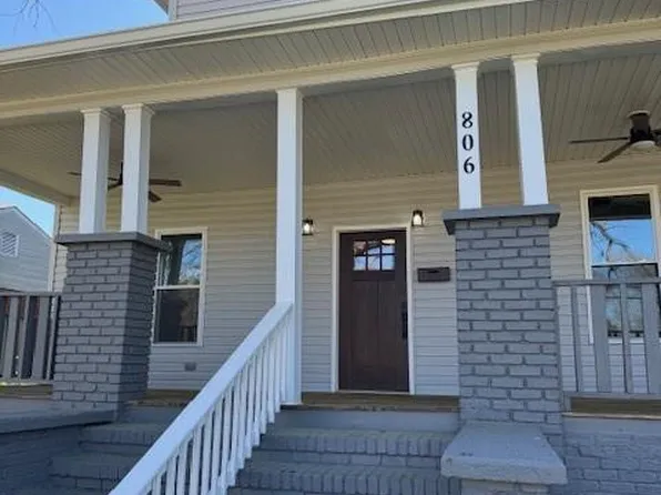 806 4th Street Dr NW, Hickory, NC 28601