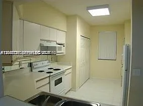 3245 NE 184th St #13111 — Photo 3