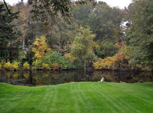 12 Pine Top Rd, Barrington, RI 02806