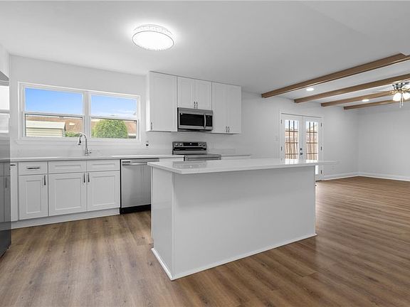 5th image of 3824 Deercreek Ln