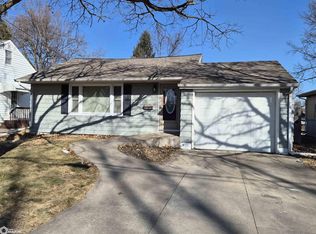 1013 4th Ave E, Oskaloosa, IA 52577
