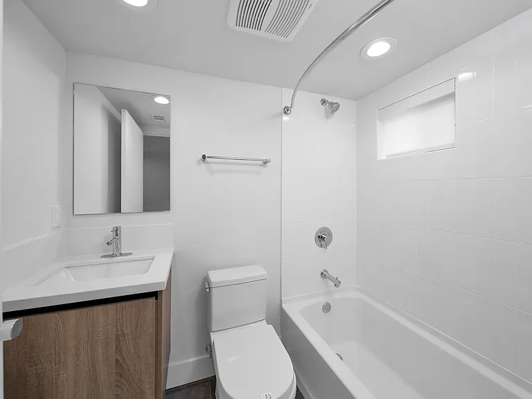 11522 Emelita Property LLC — Photo 18
