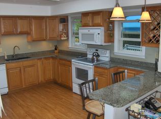 50 Country Club Dr, Meriden, CT 06450