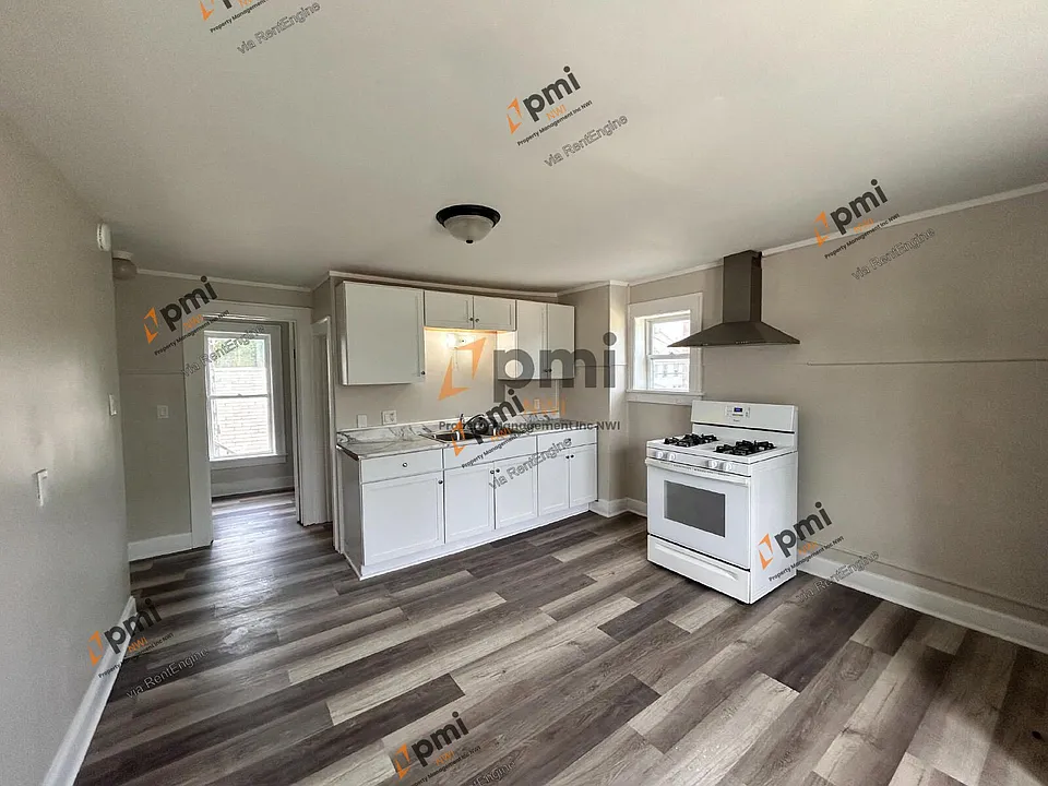215 Lafayette St #1