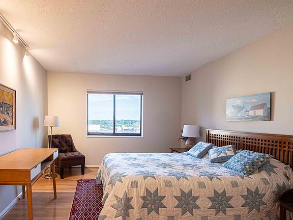 5th image of 900 N Stafford St APT 1417