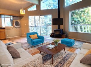 30902 Live Oak Dr, Running Springs, CA 92382