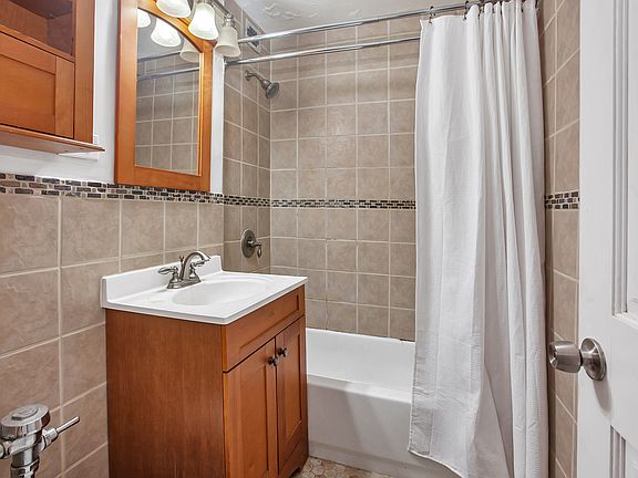 3rd image of 288 Lexington Ave APT 8C