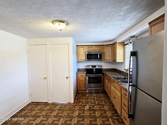 5th image of 301 Catherine St