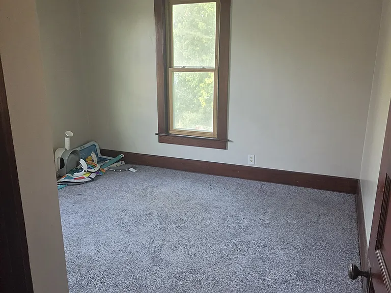 139 Chapman St — Photo 3