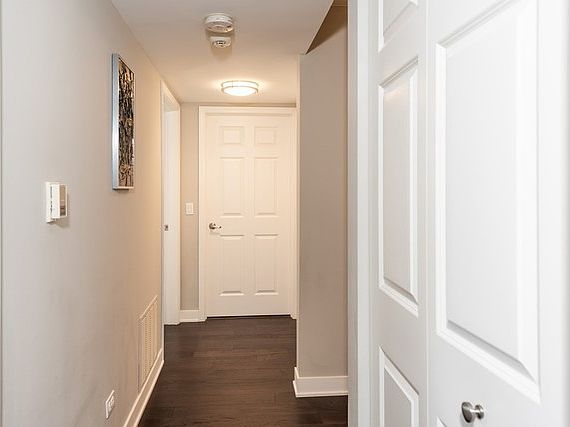 4th image of 7081 W Touhy Ave APT 405