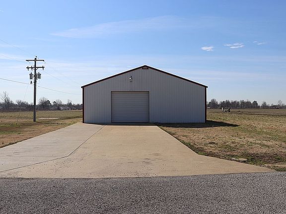 4th image of 919 Countryside Blvd