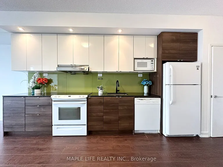 121 McMahon Dr #2502 — Photo 9
