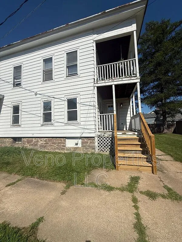 2 bed, 1.0 bath, 1000 sqft, $2,050 — Photo 1