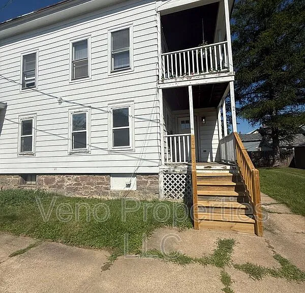 2-4 Russell St #2A — Photo 1