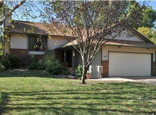 907 N Tanglewood Rd, Derby, KS 67037