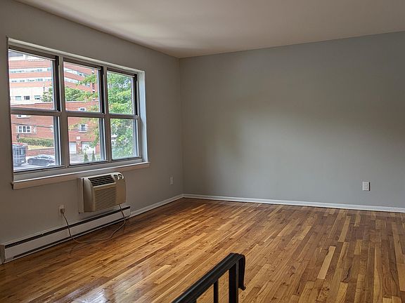 3rd image of 257 Essex St #Street4a
