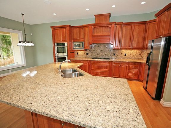 3rd image of 22805 Acrewood Pl NE