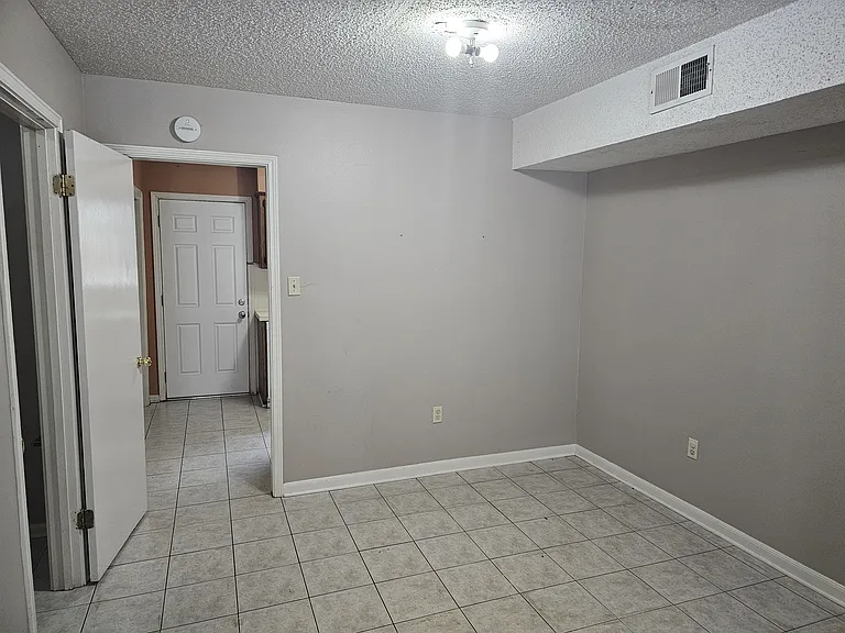 757 E Boyd Dr #C — Photo 3