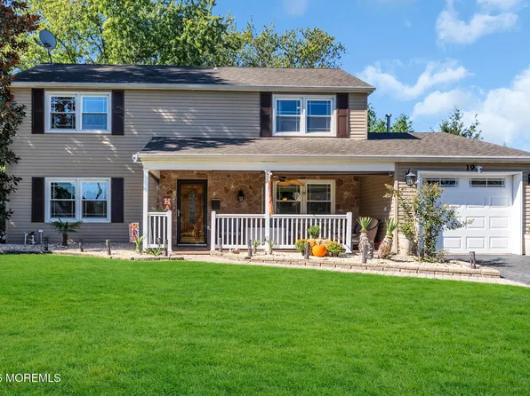 19 Ambler Lane, Matawan, NJ 07747