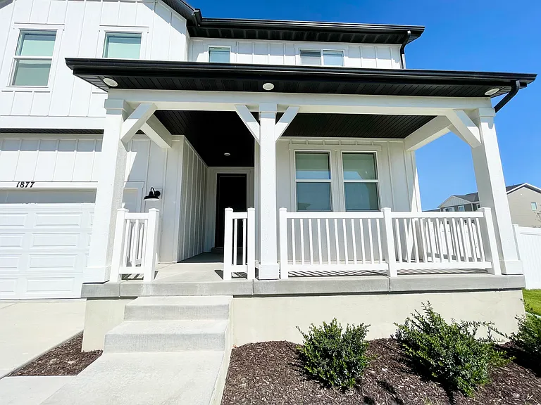 E Chukar Dr — Photo 2