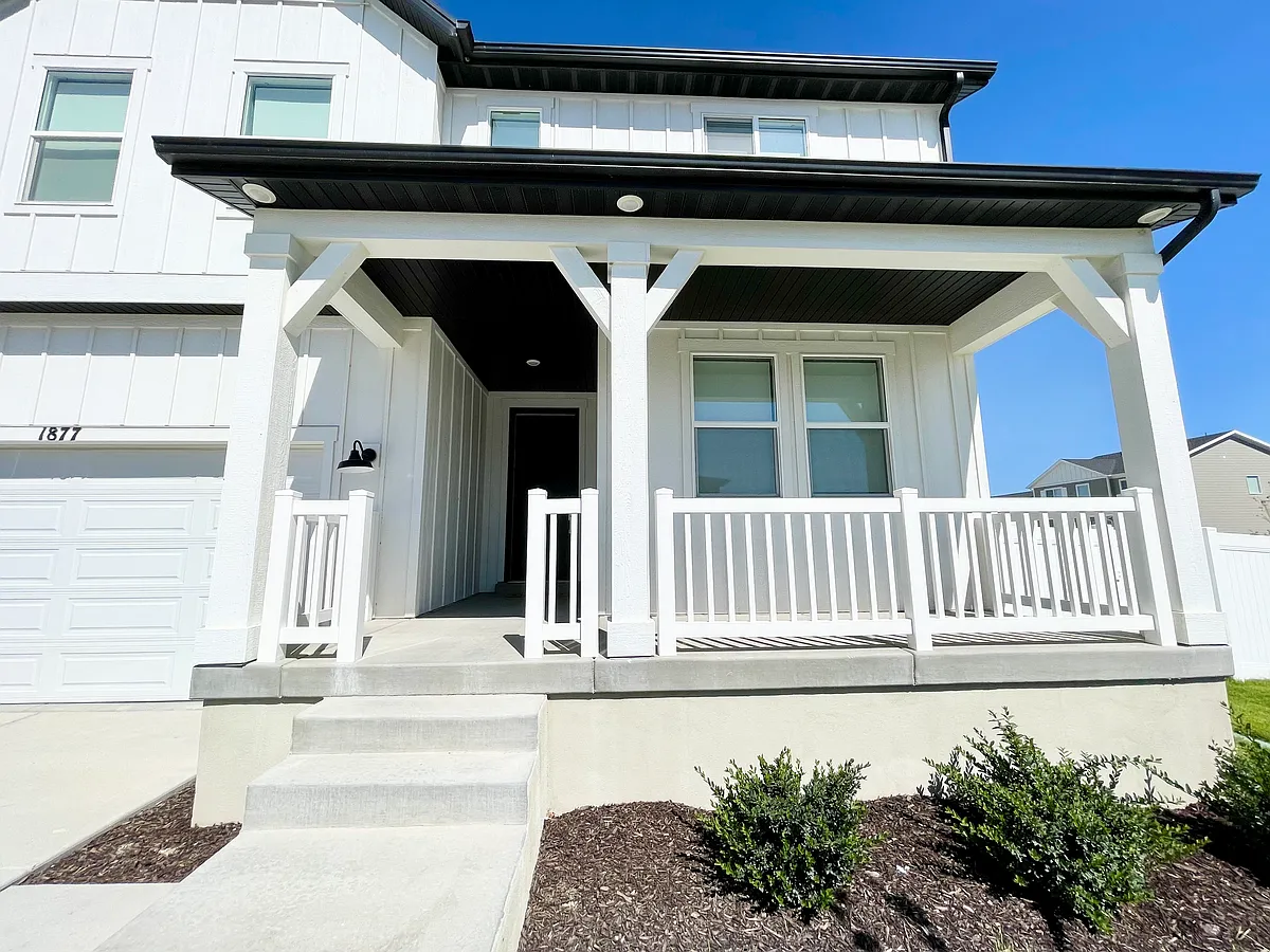 Building Photo - 1877 E Chukar Dr