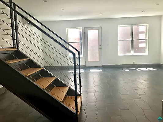 Rented by EXR | media 6