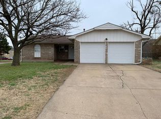 300 W Silverwood Dr, Midwest City, OK 73110