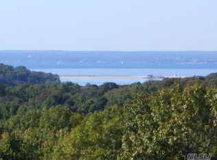 28 Laurel Hill Rd, Centerport, NY 11721