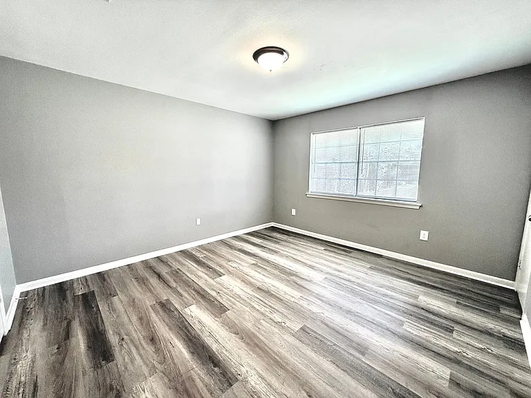 16820 Dahlgren Ave — Photo 11