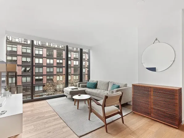 21-30 44th Dr #4E, Long Island City, NY 11101