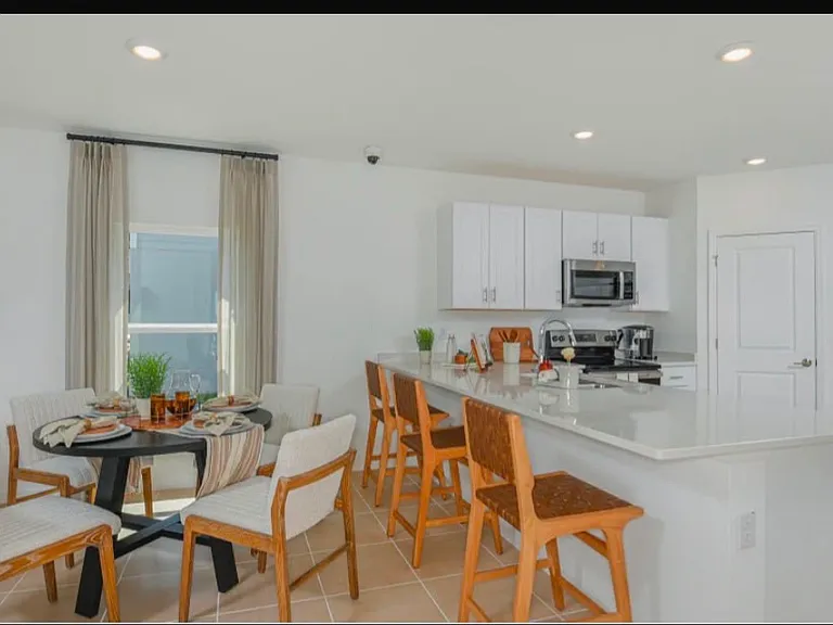 2571 Driftwood St — Photo 8