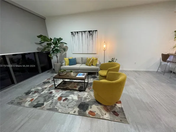 1000 Brickell Plz Unit 1811, Miami, FL 33131