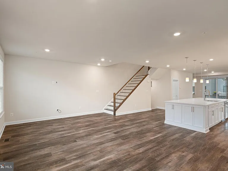 43467 Grandmoore St — Photo 12