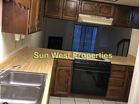 5th image of 1074 E Navajo St