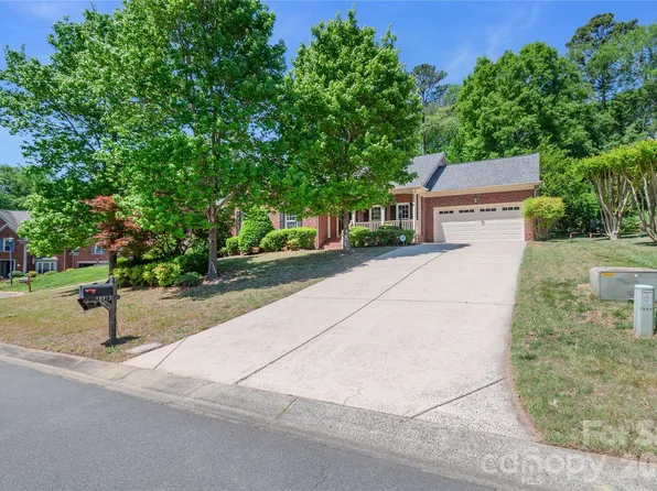 10713 Ridge Acres Rd, Charlotte, NC 28214