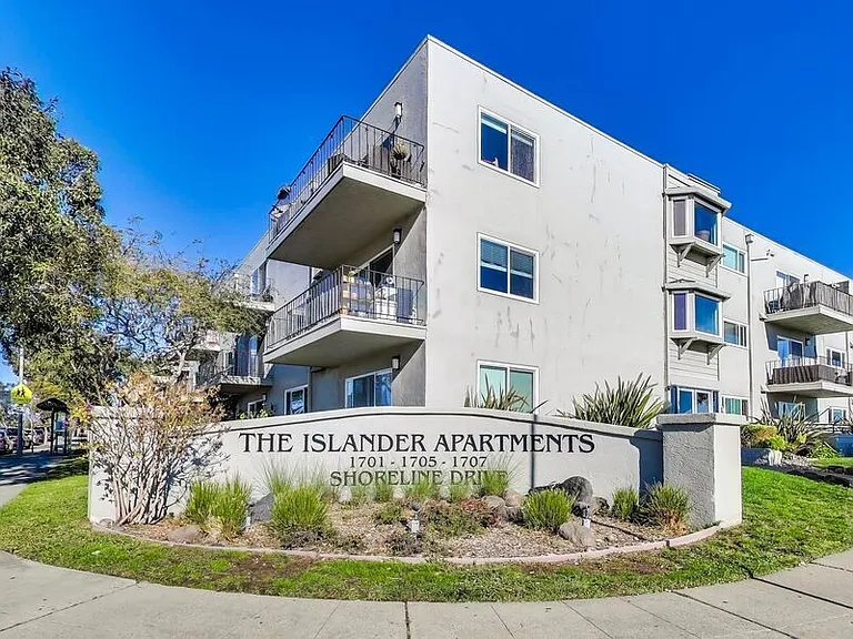 1701 Shoreline Drive — Photo 23