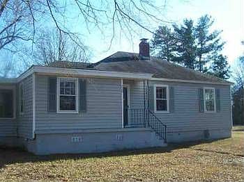1st image of 220 Anderson Dr