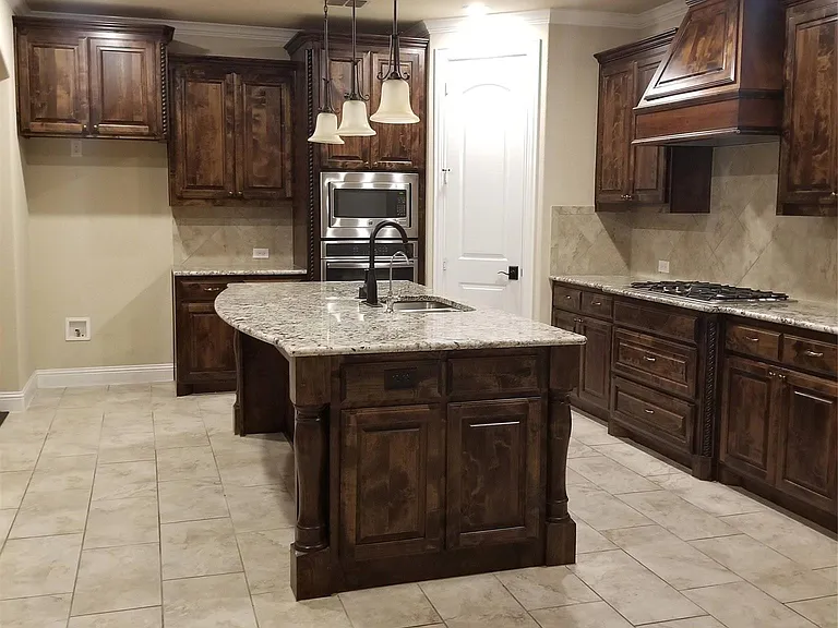 6905 Benjamin Way — Photo 7