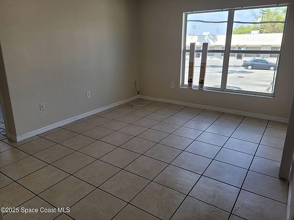3rd image of 130 Bouganvillea Dr #10