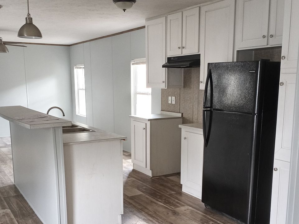 2nd image of 172 Willow Ln